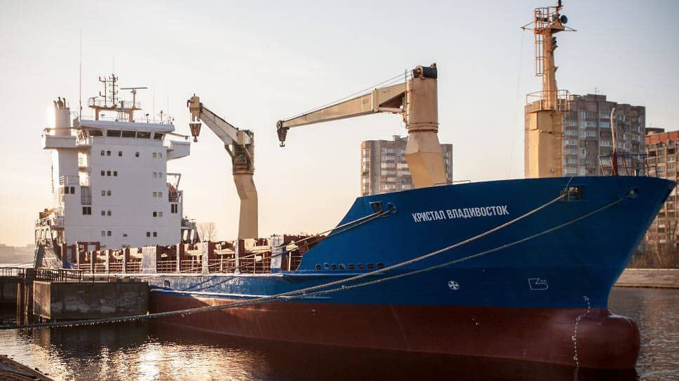 Контейнеровоз Crystal Vladivostok