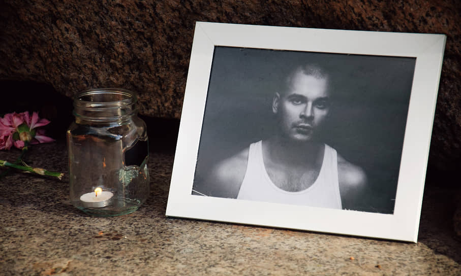 2020 год. Фотография Максима Марцинкевича по прозвищу Тесак у Соловецкого камня