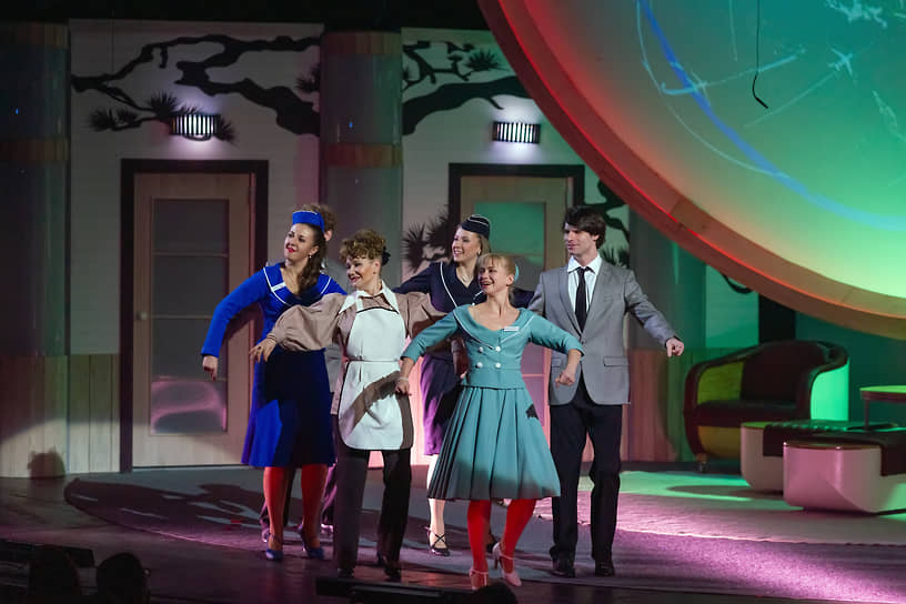 Сцена из спектакля «НеПлохие парни»