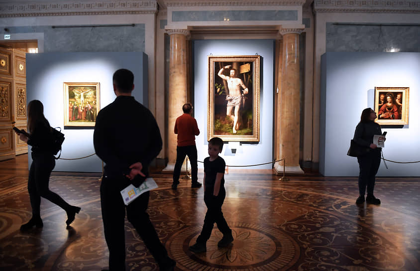 В музее напомнили, что около 25 % посетителей приходят бесплатно, а еще 10 % приобретают билеты по льготным тарифам