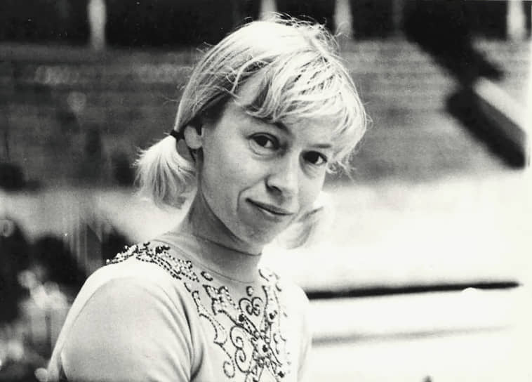 В фигурное катание Людмила пришла в 16 лет — по нынешним меркам очень поздно. Сейчас в этом возрасте становятся олимпийскими чемпионами, крутят четверные, а некоторые заканчивают карьеру. Белоусова только начинала
