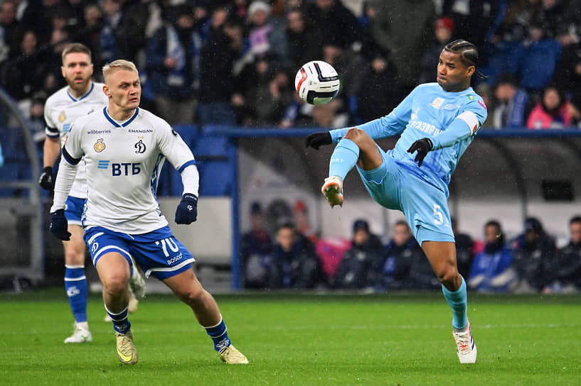 Матч между командами «Динамо» (Москва) - «Зенит» (Санкт-Петербург) 