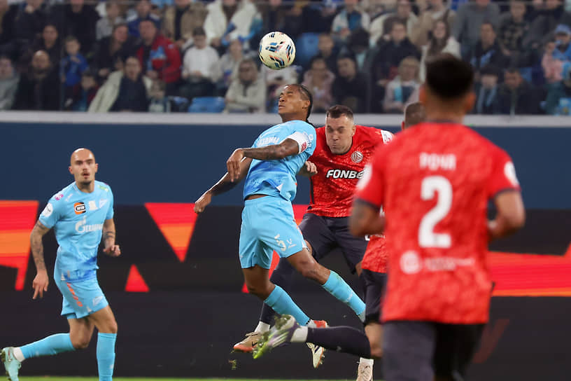 «Зенит» обыграл «Акрон» 2:0 в матче 18-го тура