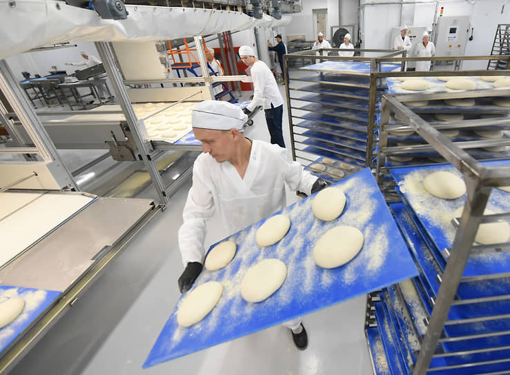 Перенос производственных площадок в удаленные районы может спровоцировать массовые увольнения, а это значит, что люди останутся без работы, компании – без сотрудников