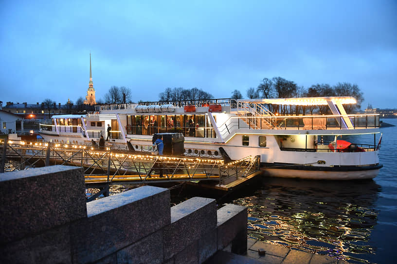 Туристический теплоход-ресторан ледового класса «Шустрый бобер»