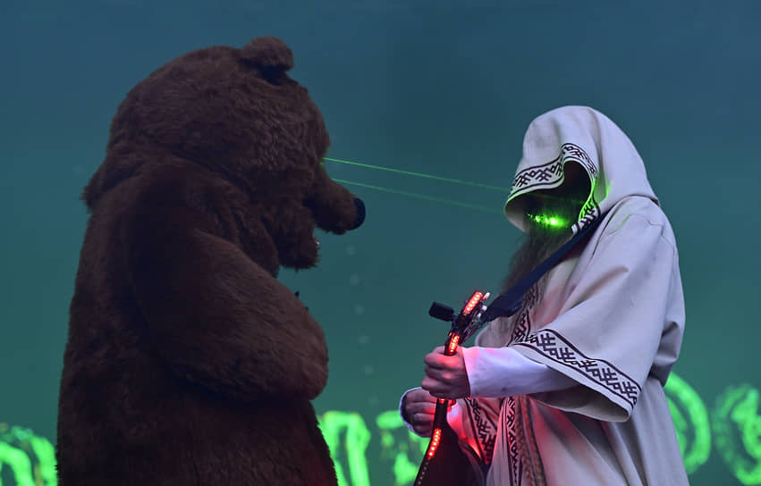 Нейромонах Феофан во время выступления