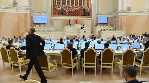 УК хотят исключить из повестки // Депутаты Петербурга предлагают запретить управляющим компаниям инициировать общие собрания собственников