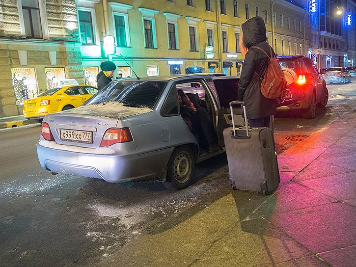 Чаще всего новый сервис сравнивают с такси, впрочем, пока эксперты убеждают, что заказывать такси, хоть и дороже, но удобнее для пользователя