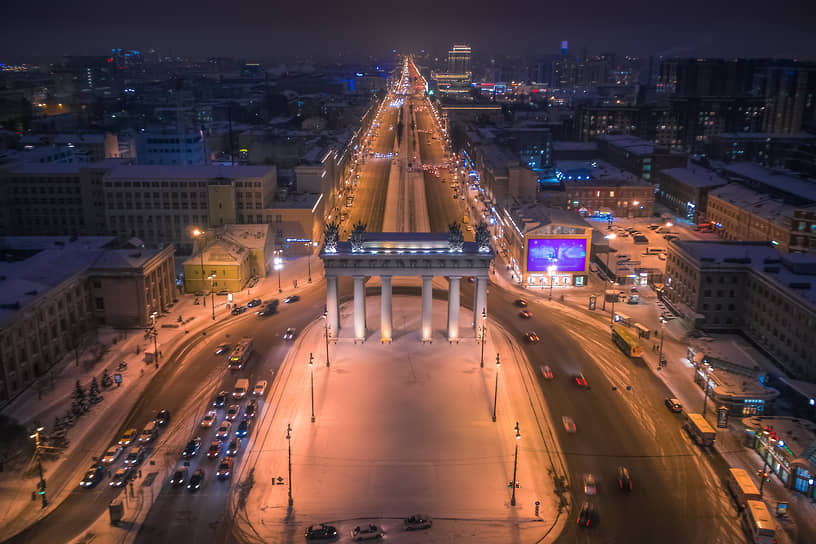 Среди знаковых исторических объектов, реставрация которых началась в этом году, в КГИОП выделяют Московские триумфальные ворота