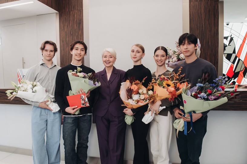 Участие бизнеса в таких программах не только помогает конкретным артистам, но и укрепляет кадровый потенциал театра, позволяя ему привлекать лучших выпускников хореографических училищ