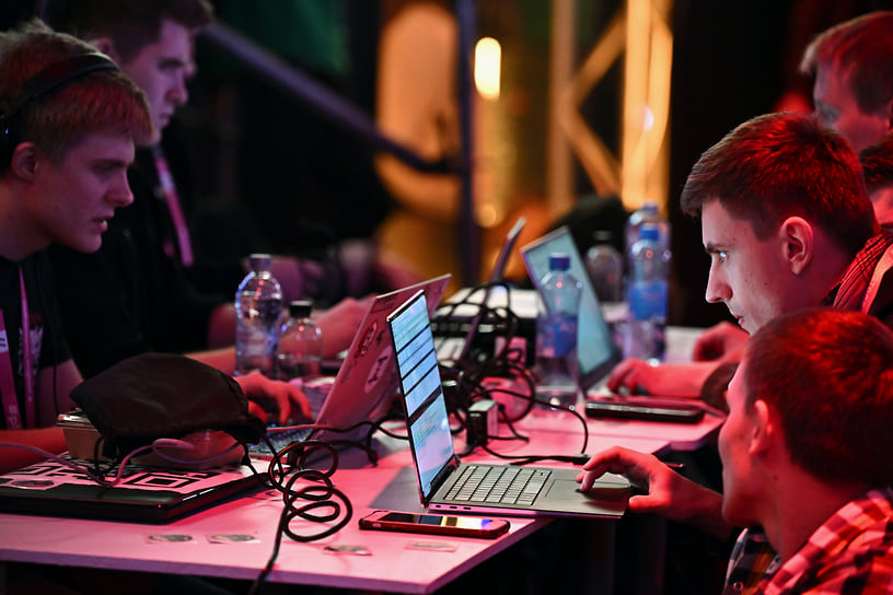 В регионах сложнее находить специалистов узкой квалификации, и работодатели нередко переходят на удаленный или гибридный поиск