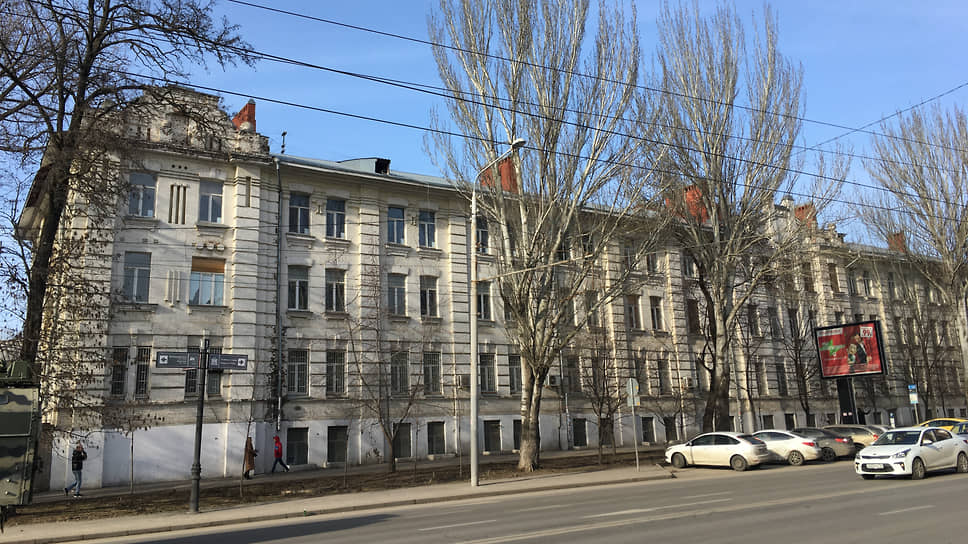 На здание в центре Ростова по Красноармейской, 97 остается три претендента