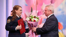 В Ростове наградили заслуженных женщин области в преддверии 8 марта