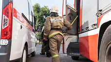 В Ростове-на-Дону горит склад на 2,2 тысячах квадратных метров