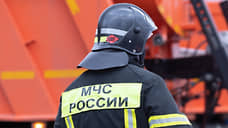 В Ростовской области сотрудники МЧС России потушили горящую фуру