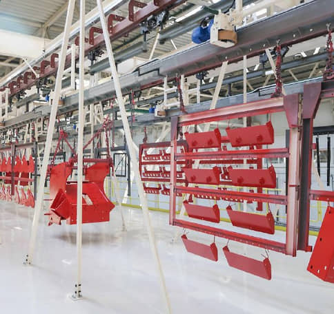 Тракторный завод «Ростсельмаш» запустил окрасочную линию на 70 рабочих мест