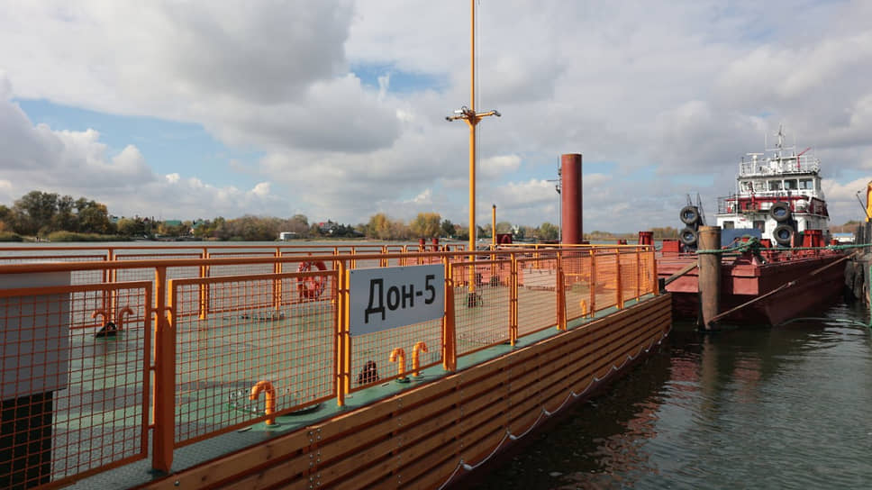 В станице Старочеркасской завершили установку понтонного причала