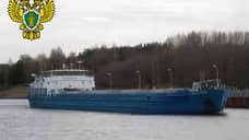 Следовавший в Ростов теплоход сел на мель на границе с Волгоградской областью