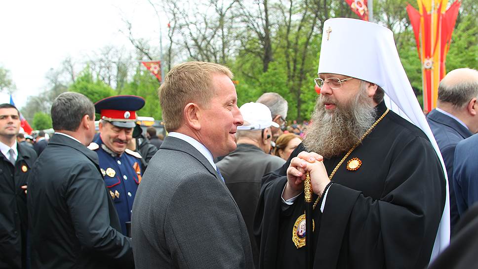 Парад Победы на Театральной площади.