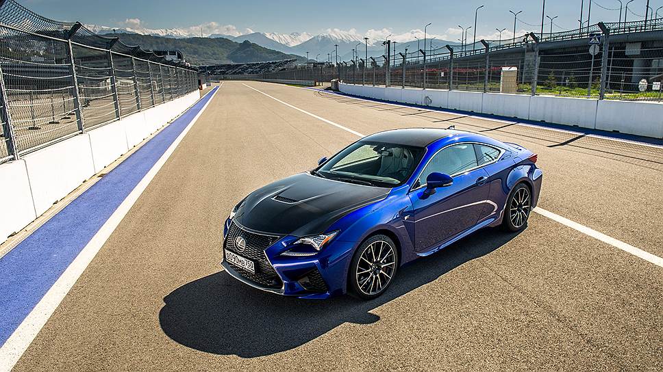 Спорт-купе  Lexus RC F
