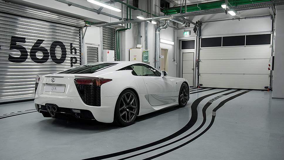 Суперкар LFA