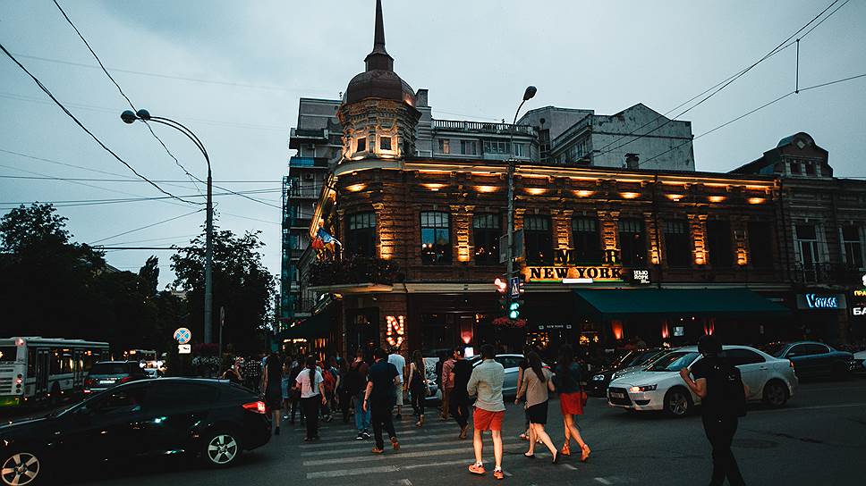 Спектакль-прогулка «Голос города» /фотограф  Денис Яковлев