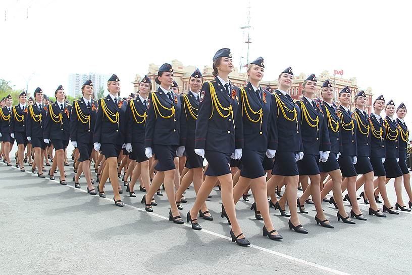 Военный парад, посвященный 73-ей годовщине Победы в Великой Отечественной войне на Театральной площади