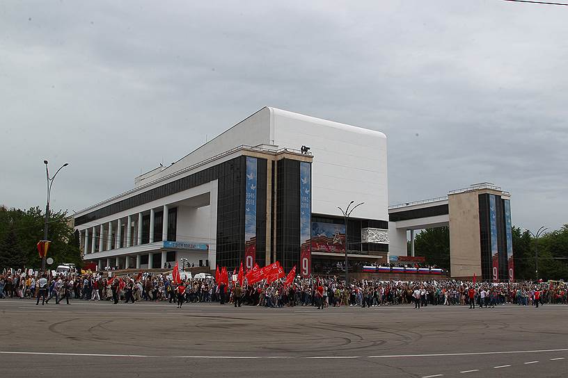 73-я годовщина Победы в Великой Отечественной войне. Акция памяти &quot;Бессмертный полк&quot; на Театральной площади