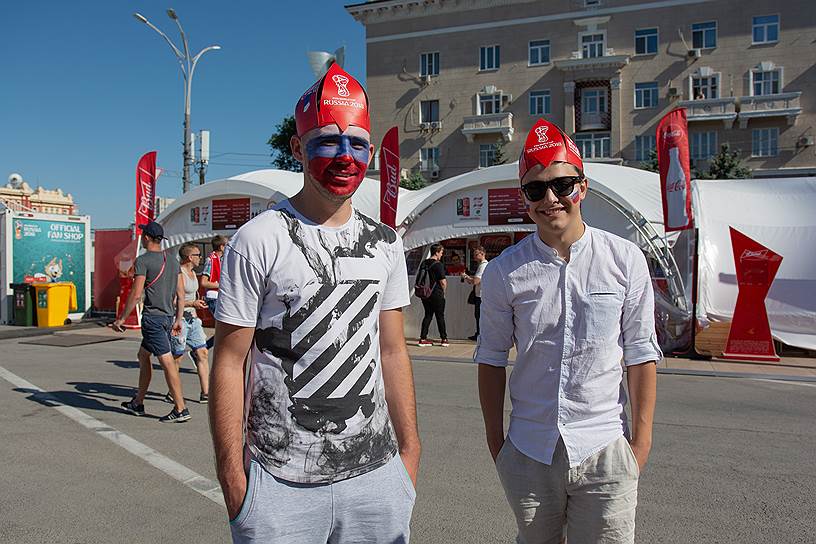 Открытие &quot;фестиваля болельщиков ЧМ 2018&quot;. Болельщики в фан-зоне, на Театральной площади