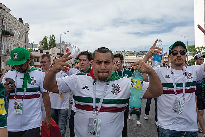 Чемпионат мира по футболу в России FIFA-2018. Футбольные болельщики Мексики в Ростове-на-Дону