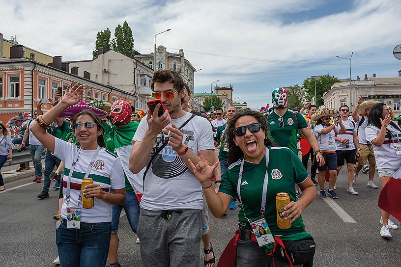 Чемпионат мира по футболу в России FIFA-2018. Футбольные болельщики Мексики в Ростове-на-Дону