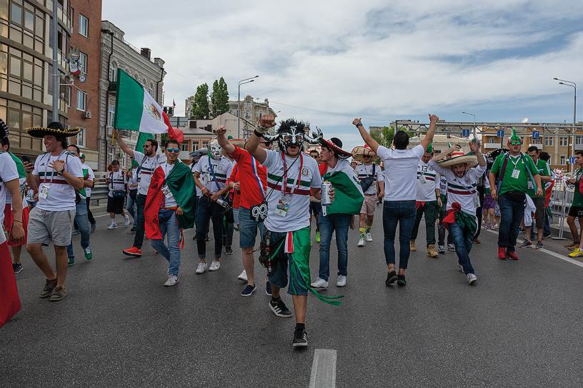 Чемпионат мира по футболу в России FIFA-2018. Футбольные болельщики Мексики в Ростове-на-Дону