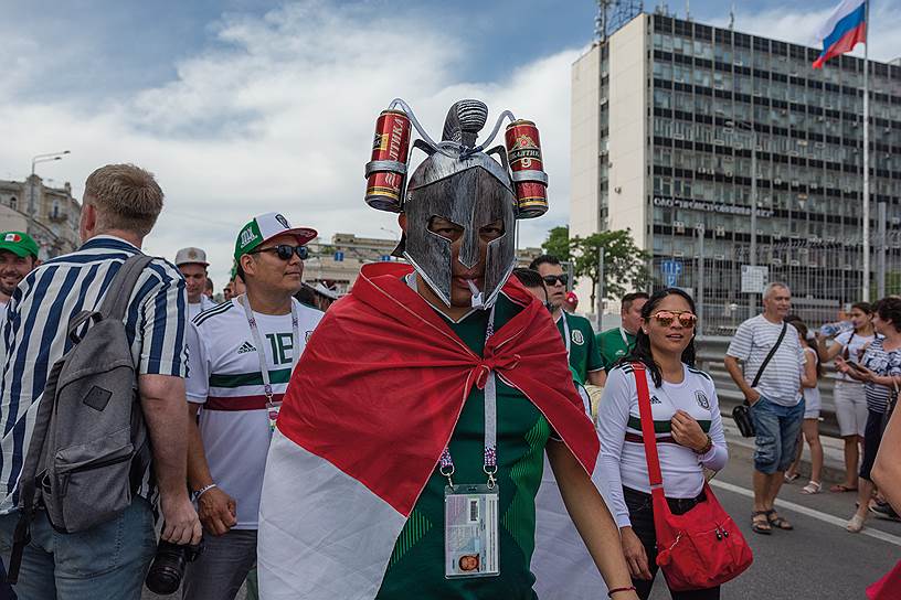 Чемпионат мира по футболу в России FIFA-2018. Футбольные болельщики Мексики в Ростове-на-Дону