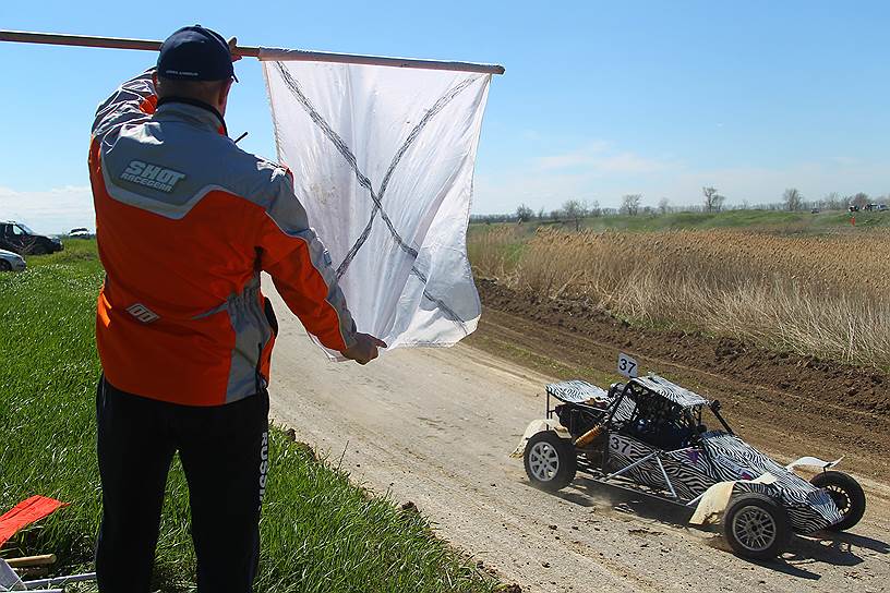 Второй этап чемпионата Ставропольского края по автокроссу, в местечке Ладовская Балка. в соревнованиях принимали участие гонщики из Ростовской области, Ставропольского и Краснодарского краев, Воронежской области.