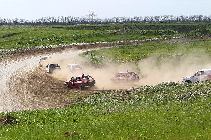 Второй этап чемпионата Ставропольского края по автокроссу, в местечке Ладовская Балка. в соревнованиях принимали участие гонщики из Ростовской области, Ставропольского и Краснодарского краев, Воронежской области.