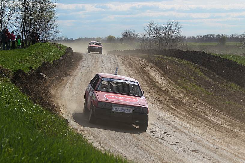 Второй этап чемпионата Ставропольского края по автокроссу, в местечке Ладовская Балка. в соревнованиях принимали участие гонщики из Ростовской области, Ставропольского и Краснодарского краев, Воронежской области.