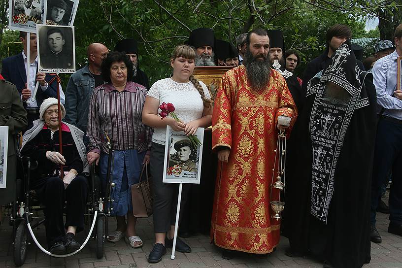 Молебен на братской могиле и шествие &quot;Бессмертный полк&quot; в станице Старочеркасская