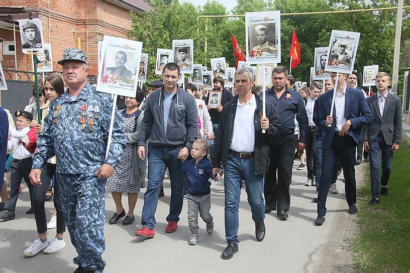 Молебен на братской могиле и шествие &quot;Бессмертный полк&quot; в станице Старочеркасская