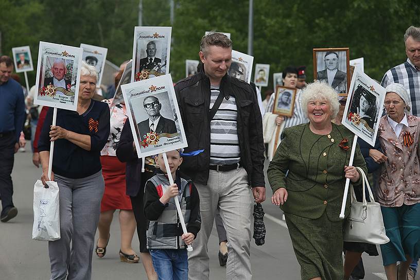 Молебен на братской могиле и шествие &quot;Бессмертный полк&quot; в станице Старочеркасская