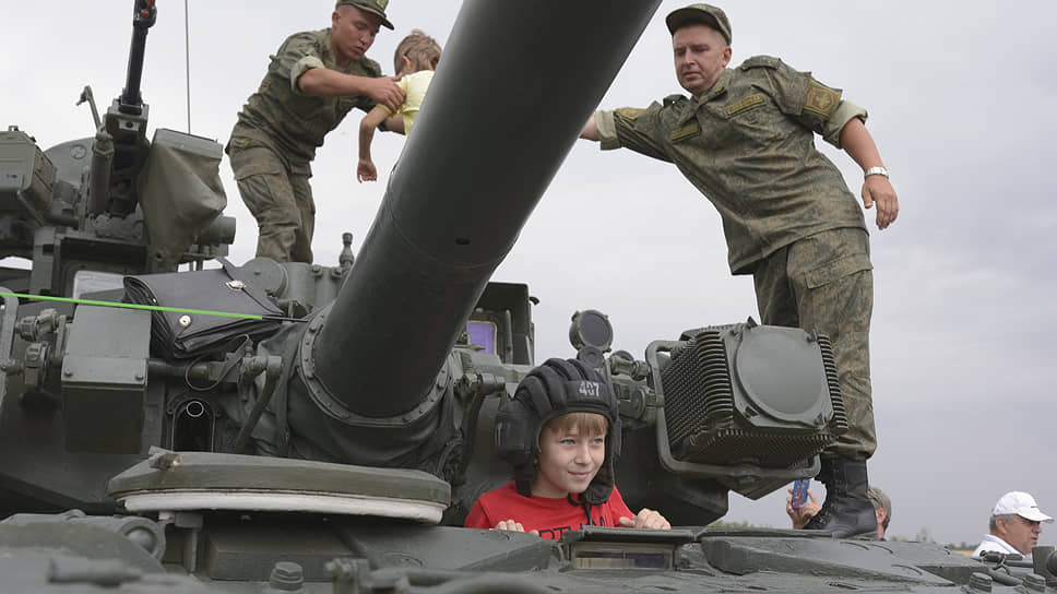 Военно-технический форум ЮВО «Армия-2019» под Ростовом-на-Дону.