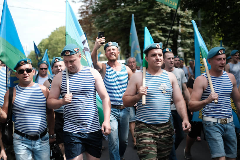 Празднование дня ВДВ, в центре города