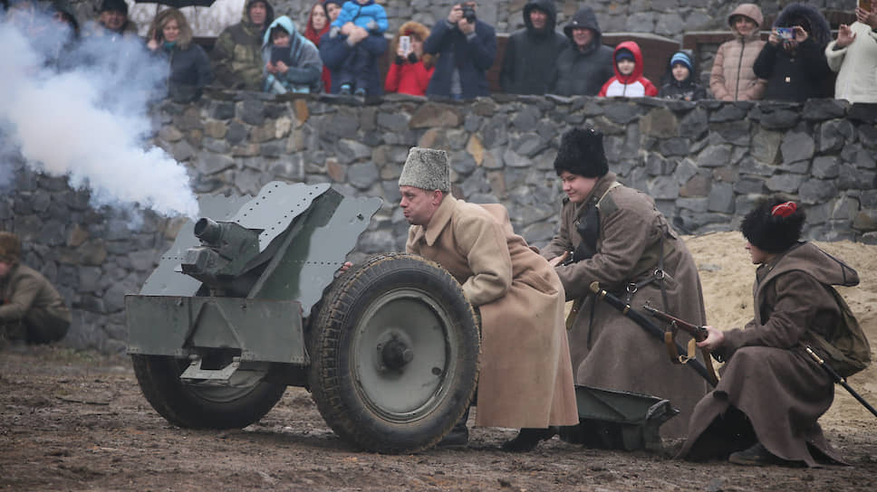 Реконструкция эпизода гражданской войны, посвященная 100-летию окончания Гражданской войны на Дону 1918-1920 годов, на территории Донского военно-исторического музея.