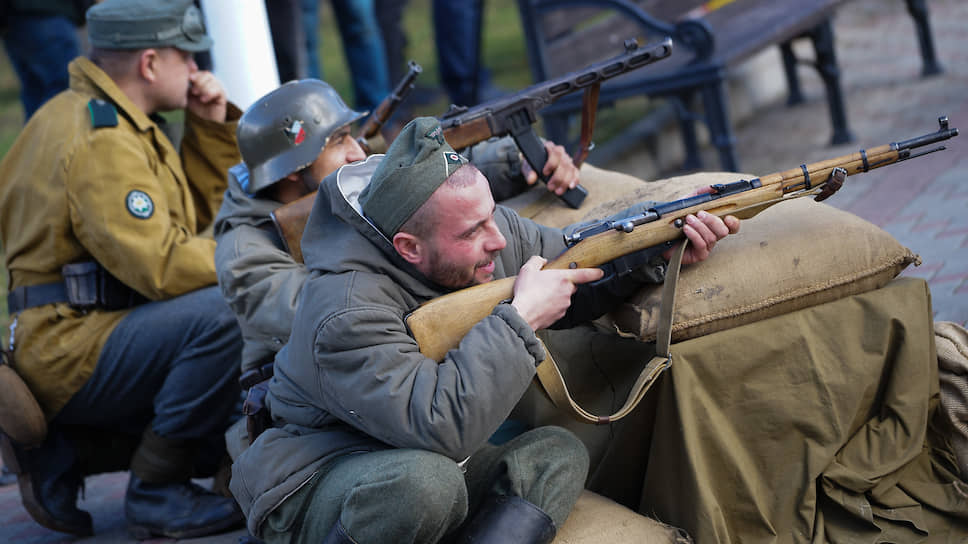 Военно-историческая реконструкция событий 12 февраля 1943 года - день осводождения Краснодара от немецкой оккупации.