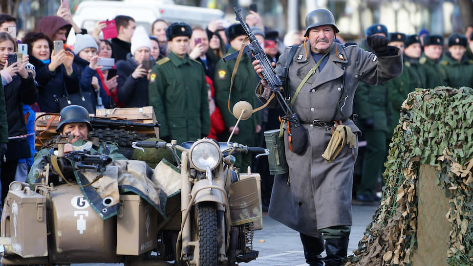 Военно-историческая реконструкция событий 12 февраля 1943 года - день осводождения Краснодара от немецкой оккупации.