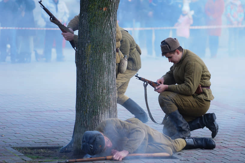 Военно-историческая реконструкция событий 12 февраля 1943 года - день осводождения Краснодара от немецкой оккупации.