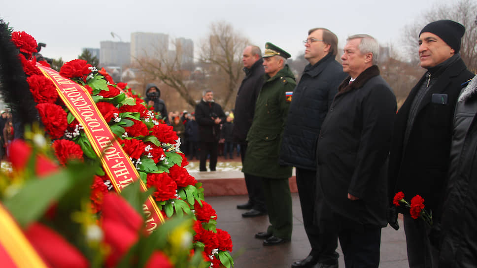 Церемония возложения венков и цветов к мемориальному комплексу «Кумженская роща», посвященная 77-й годовщине со дня освобождения г. Ростова-на-Дону от немецко-фашистских захватчиков.