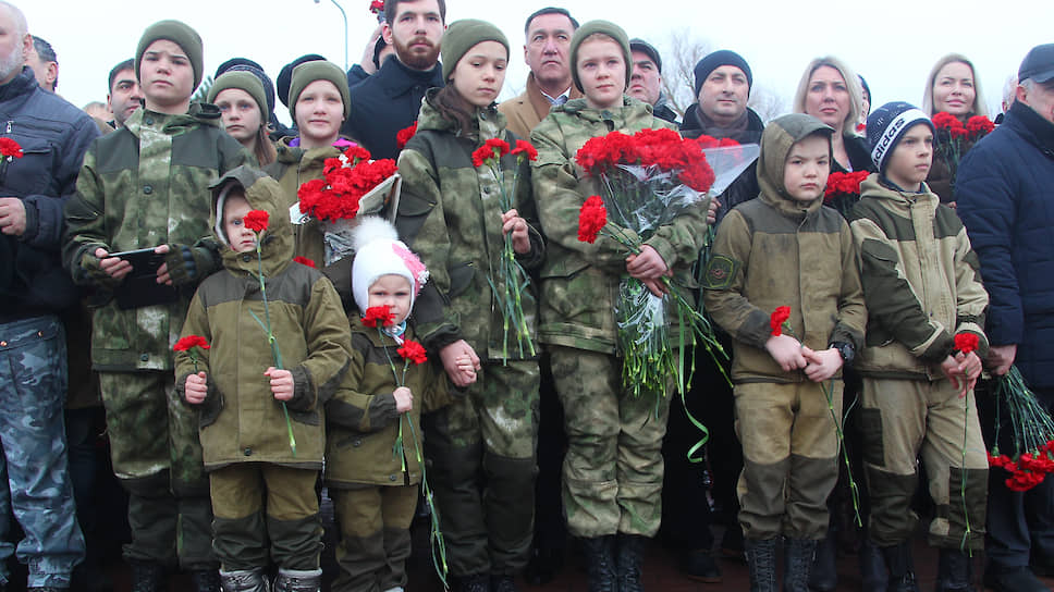 Церемония возложения венков и цветов к мемориальному комплексу «Кумженская роща», посвященная 77-й годовщине со дня освобождения г. Ростова-на-Дону от немецко-фашистских захватчиков.