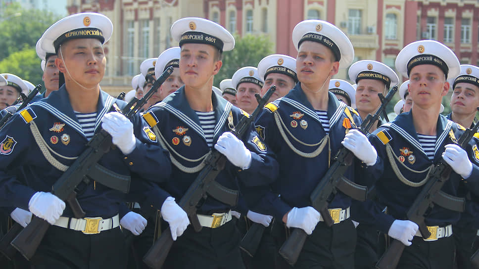 Военный парад на Театральной площади, посвященный 75-летию Победы в Великой отечественной войне