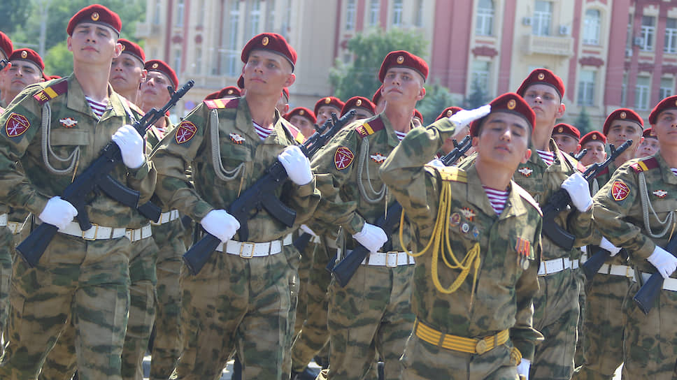 Военный парад на Театральной площади, посвященный 75-летию Победы в Великой отечественной войне