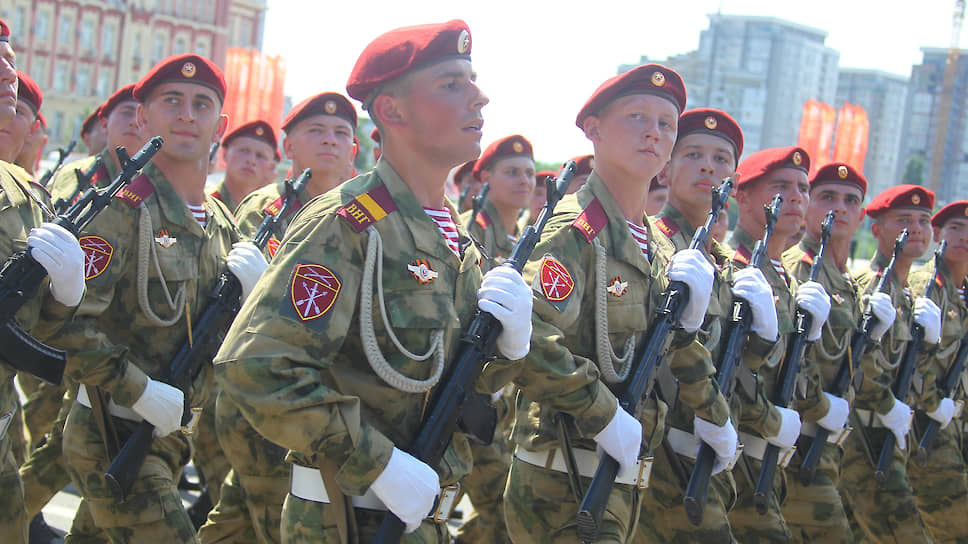 Военный парад на Театральной площади, посвященный 75-летию Победы в Великой отечественной войне